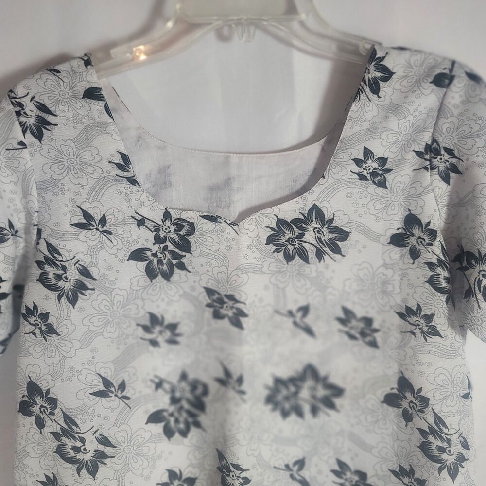 Handmade Artisinal Bohemian Floral Tunic Top Or Dress Short Sleeve White Black M - Picture 2 of 9